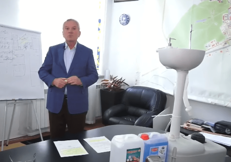 Constantin Toma si lavoarul stradal, Foto: Captura video