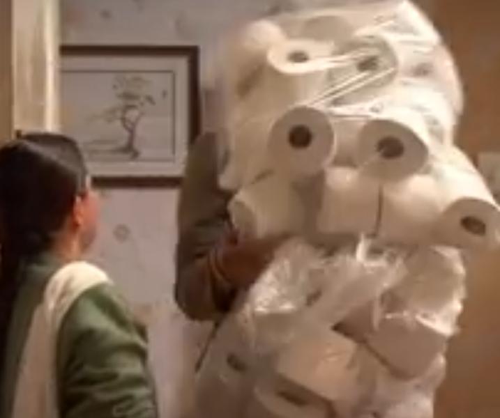 Cat mai multa hartie igienica, Foto: Captura Facebook