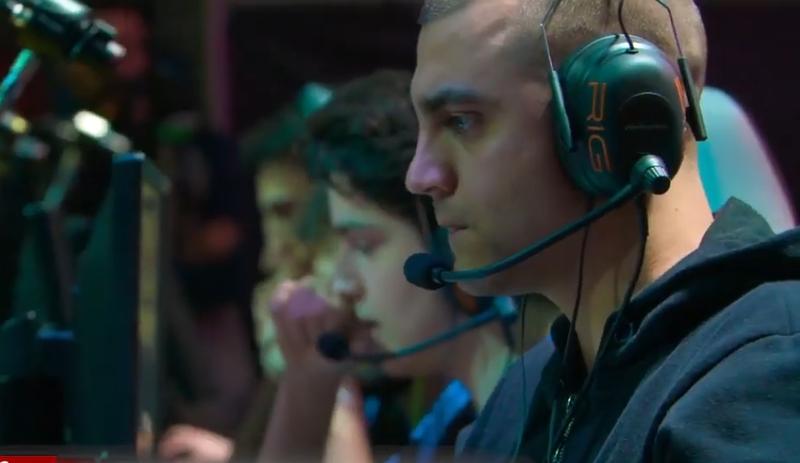 Intr-o sala de gaming, Foto: Captura YouTube