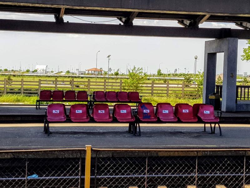 Scaune marcate pe peron, Foto: Hotnews