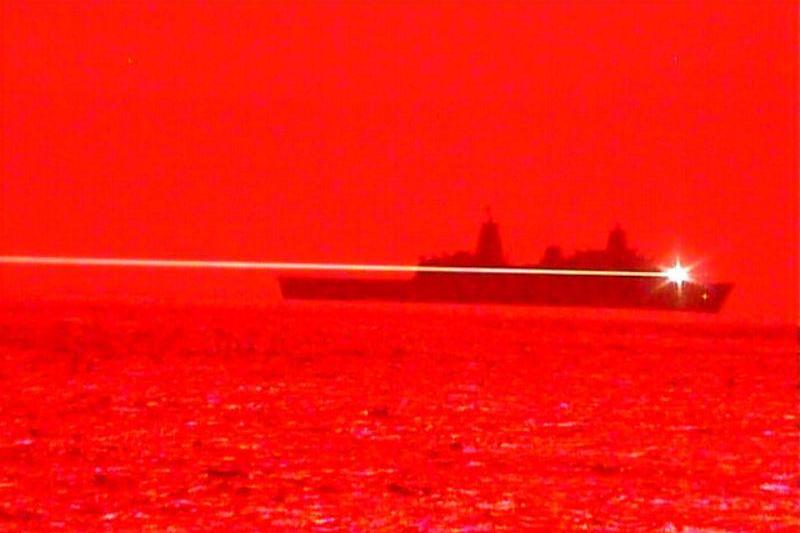 Test cu arma laser in Pacific, Foto: US Navy