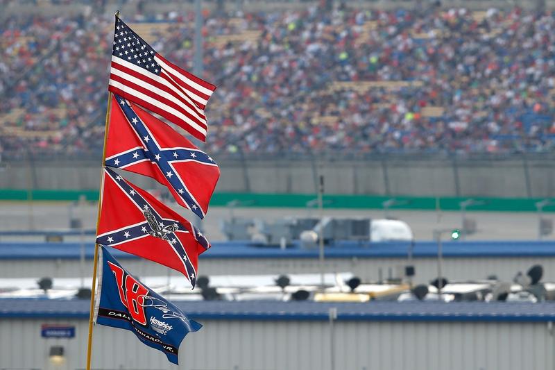 Steagul confederat la o cursa NASCAR, Foto: Todd Warshaw / AFP / Profimedia Images