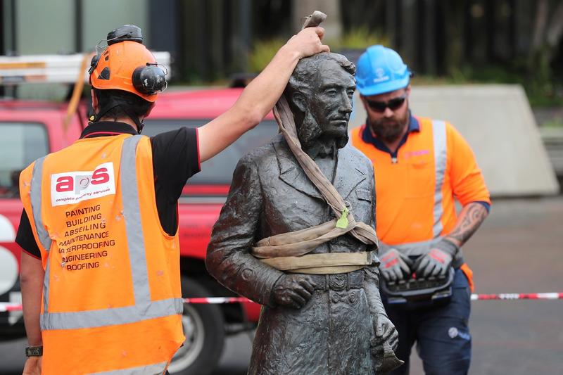 Statuia lui John Hamilton inlaturata, Foto: Michael Bradley / AFP / Profimedia Images