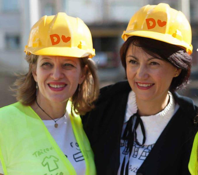 Carmen Uscatu si Oana Gheorghiu, Foto: Arhiva personala