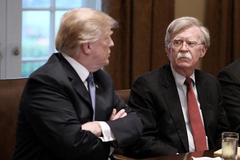 Donald Trump si John Bolton, Foto: Douliery Olivier/ABACA / Abaca Press / Profimedia