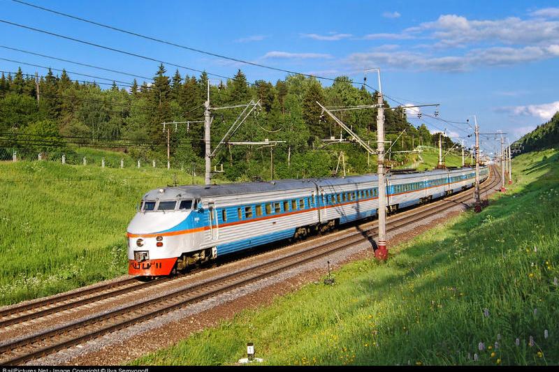 Trenul ER 200 din Rusia, Foto: railpictures.net