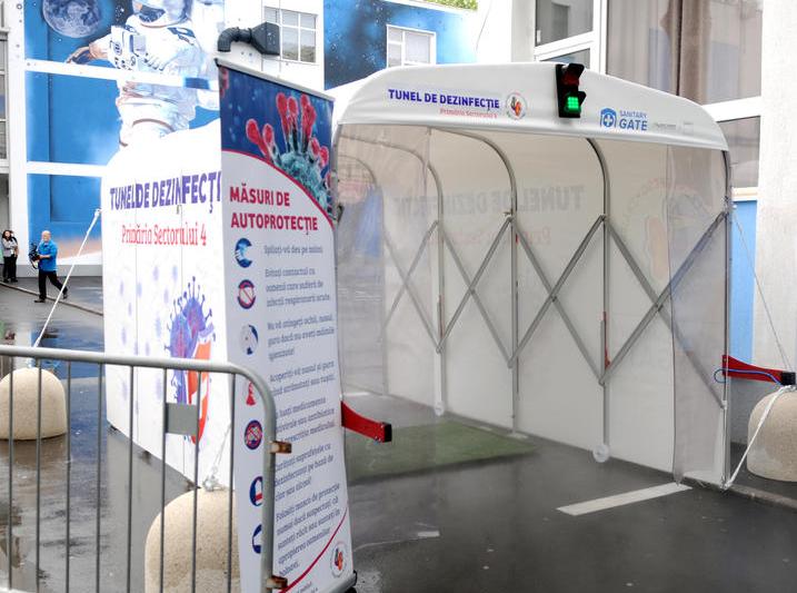 Tunel de dezinfectie, Foto: Hotnews
