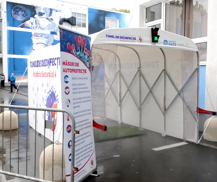 Tunel de dezinfectie, Foto: Hotnews