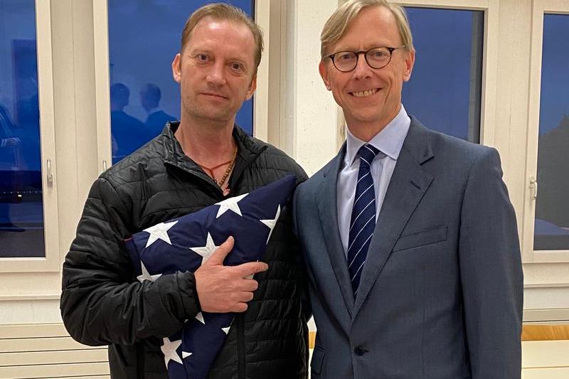 Veteranul american Michael White - stanga, Foto: AFP / AFP / Profimedia