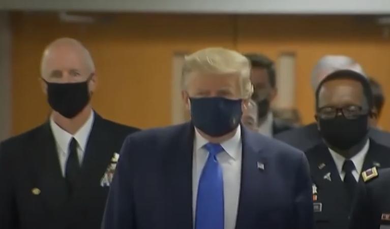 Donald Trump poarta masca, Foto: YouTube