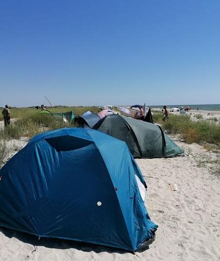 turisti pe plajele salbatice, Foto: Administraţia Rezervaţiei Biosferei Delta Dunării