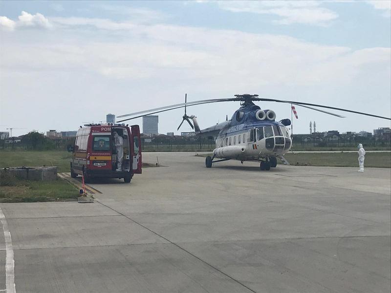 Transfer pacient coronavirus, Foto: Departamentul pentru Situatii de Urgenta