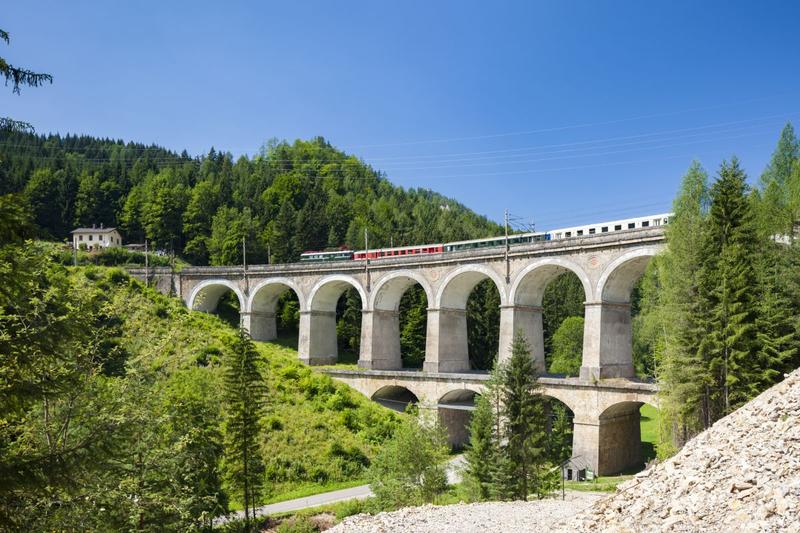 Viaduct pe calea ferata Semmering, Foto: Richard Semik | Dreamstime.com