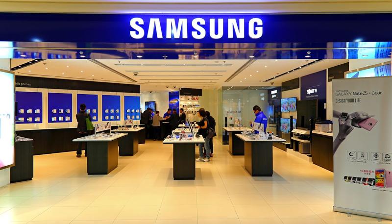 Magazin Samsung, Foto: Pindiyath100 | Dreamstime.com