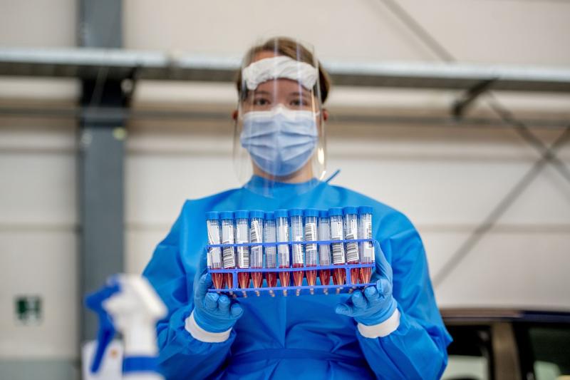 Testare coronavirus, Foto: Robin Utrecht / Shutterstock Editorial / Profimedia