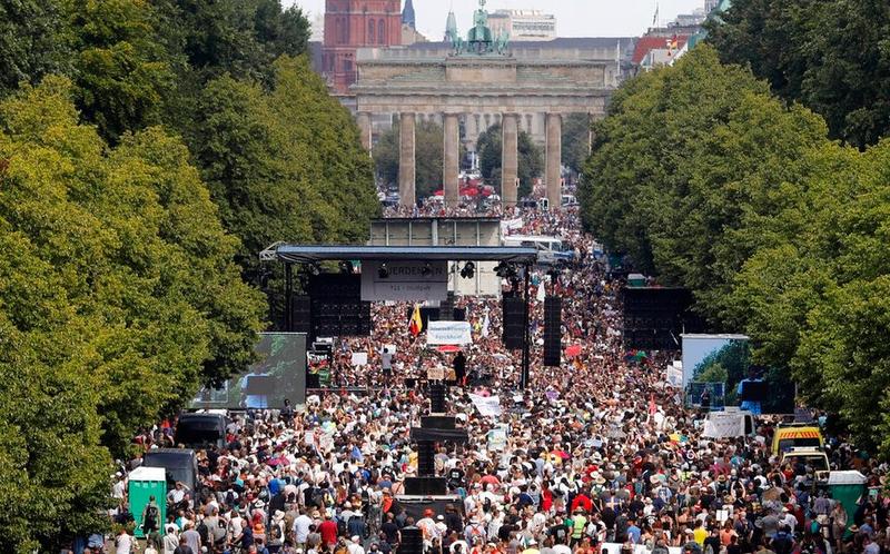 Protest la Berlin (sursa foto-twitter), Foto: Hotnews