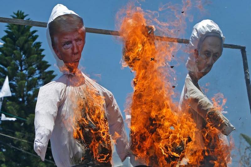 Protest palestinian împotriva lui Trump și Netanyahu, Foto: Mohammed ABED/ AFP/ Profimedia Images