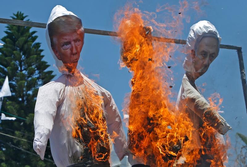Protest palestinian împotriva lui Trump și Netanyahu, Foto: Mohammed ABED/ AFP/ Profimedia Images