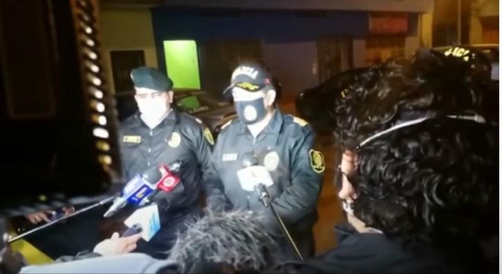 Politisti din Peru, incercand sa justifice interventia, Foto: Captura YouTube