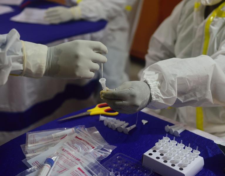 Testare Covid-19, Foto: Sumit Sanyal/SOPA Images / Shutterstock Editorial / Profimedia