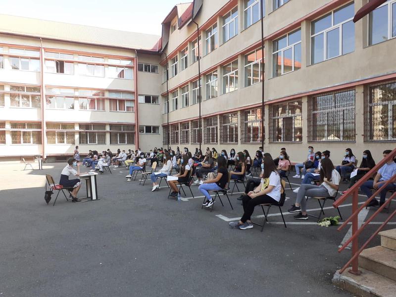 Prima zi de scoala la Colegiul economic din Ramnicu Valcea, Foto: Hotnews