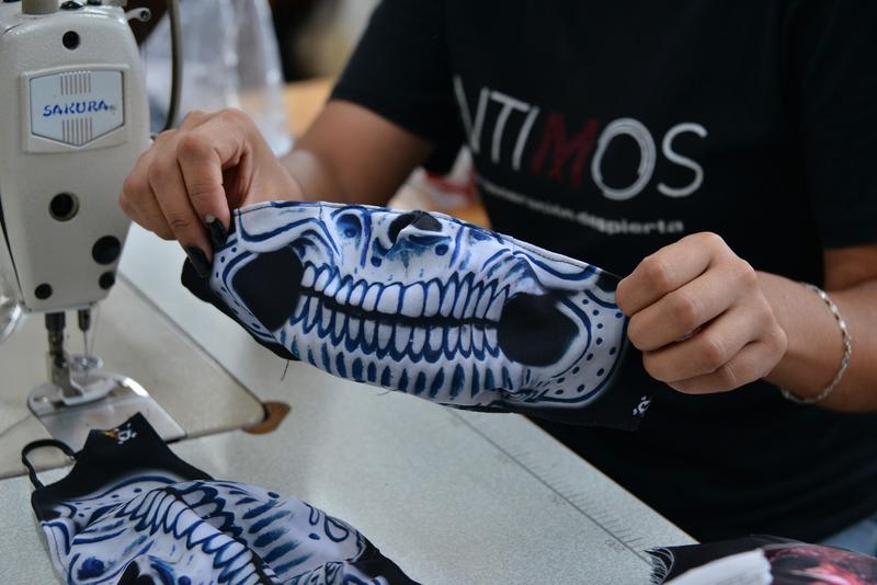 Masti de protectie pentru Halloween, Foto: Carlos Tischler / Shutterstock Editorial / Profimedia