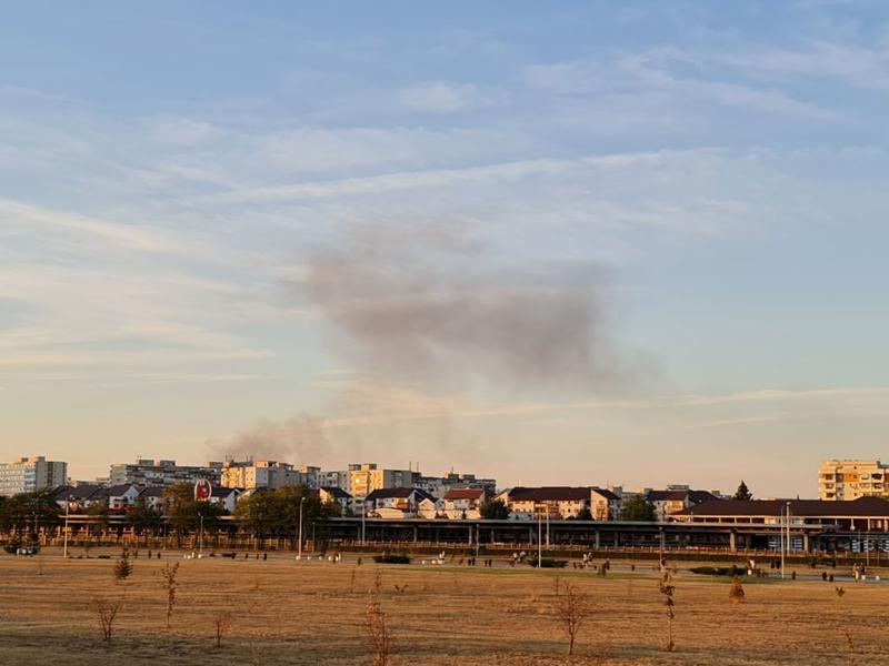 In ultimele zile au ars mai multe gropi de gunoi in zona orasului Ploiesti, Foto: Hotnews