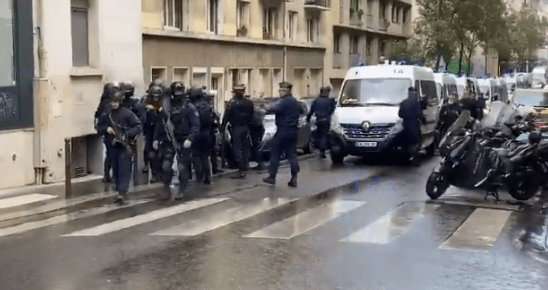 Atac in fata fostului sediu Charlie Hebdo, Foto: Captura video
