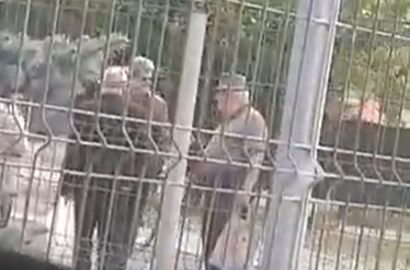 Primarul din Podu Iloaiei si cetatenii, Foto: Captura YouTube