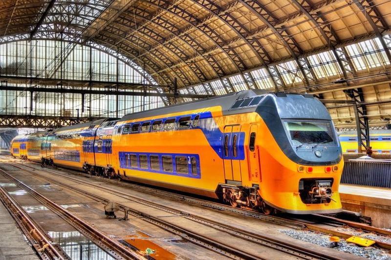 Tren la Amsterdam, Foto: Leonid Andronov | Dreamstime.com