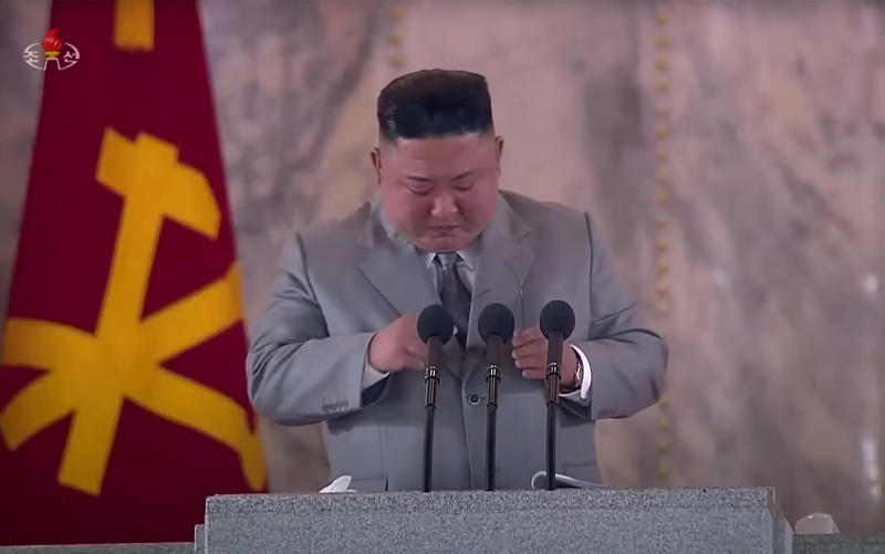 Kim Jong Un inlacrimat, Foto: STR / AFP / Profimedia