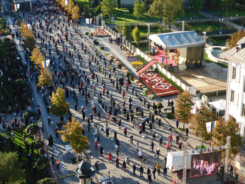 Distantare fizica la slujba Sf Parascheva, Foto: Ziarul de Iasi