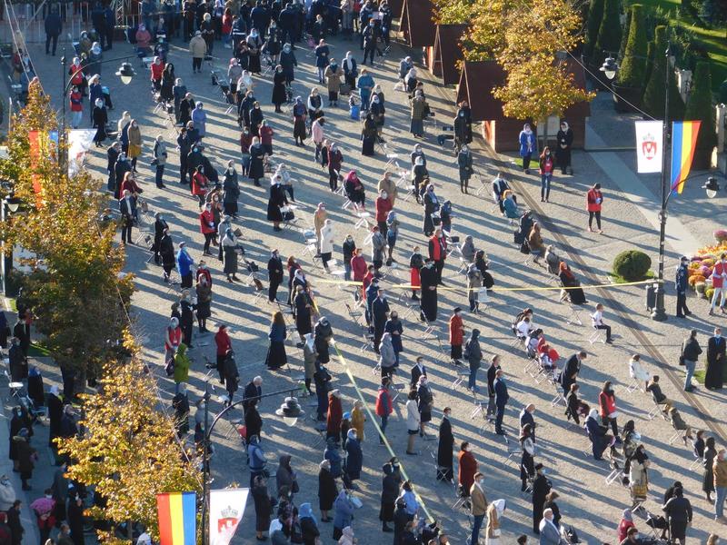 Distantare fizica la slujba, Foto: Ziarul de Iasi