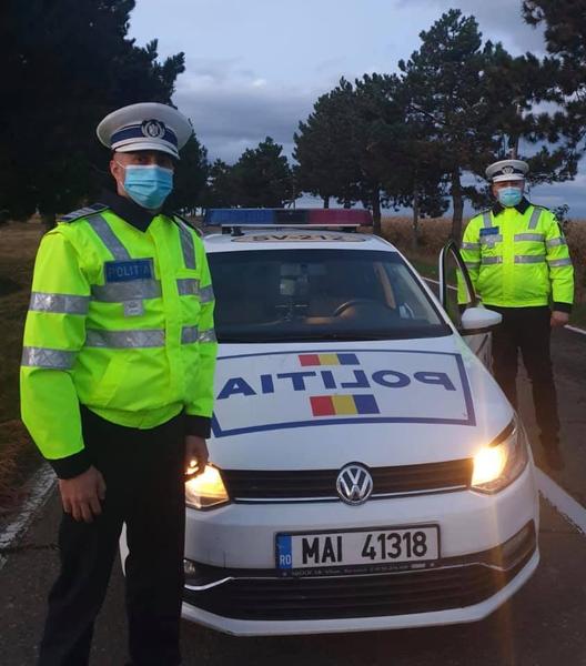 politistii care l-au oprit in trafic pe tanarul care a primit o amenda record, Foto: MAI