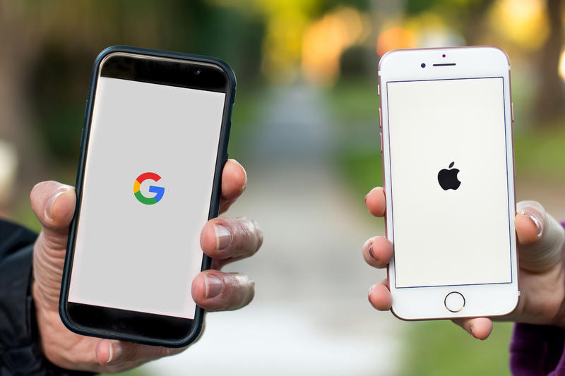 Google si Apple, Foto: Daria Nipot | Dreamstime.com