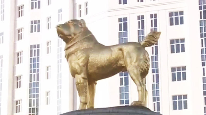Statuia cainelui Alabai, Foto: Captura video