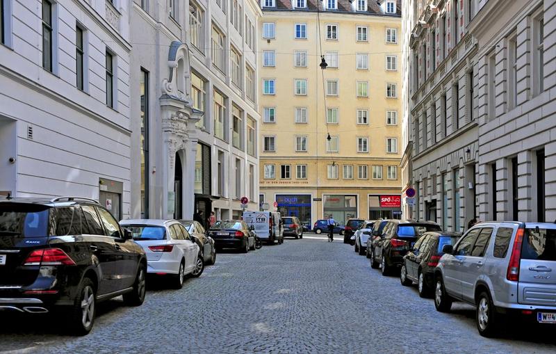 Masini, Foto: Arseniy Rogov, Dreamstime.com