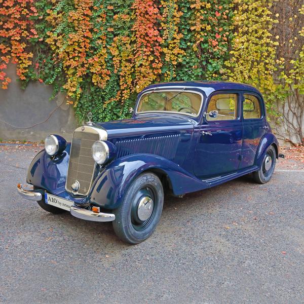 Elegant Mercedes 170 V, 1940 (mașina Comisarului Moldovan din filmul ”Un comisar acuză”), Foto: Artmark