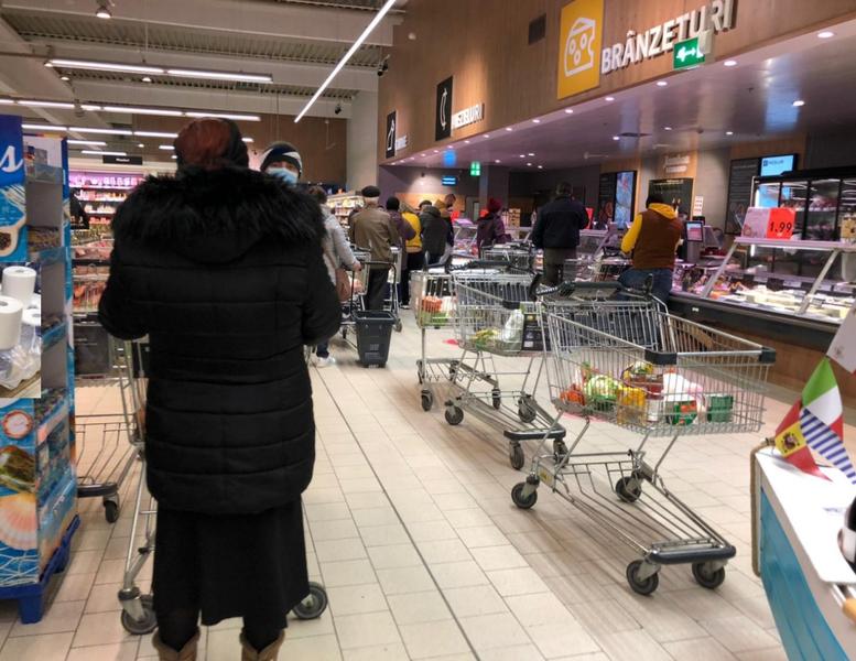 coada la magazin, la Constanta, Foto: Replica de Constanta