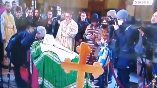 credinciosi adunati la catafalcul patriarhului Irineu, Foto: Captura video