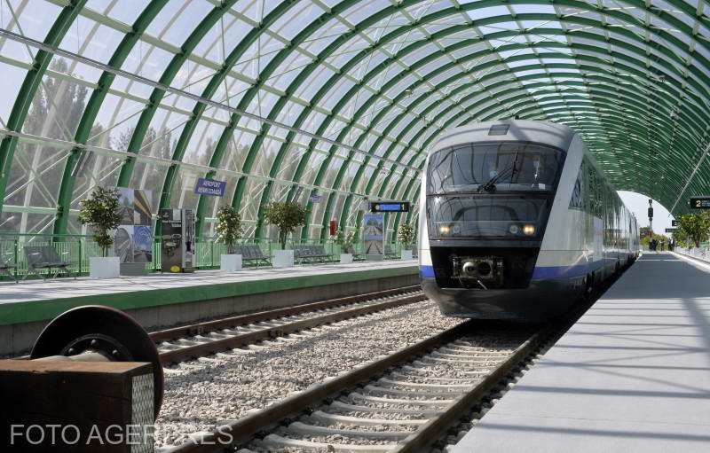 Tren la Gara de la Aeroport, Foto: AGERPRES