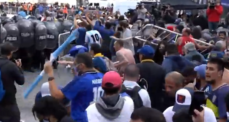 conflicte intre politie si fanii lui Maradona, Foto: Captura YouTube