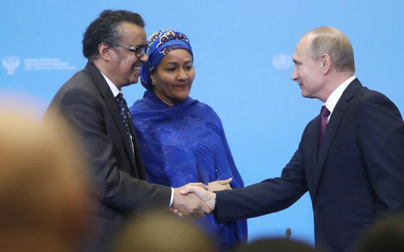 Presedintele OMS, Tedros Adhanom, si Vladimir Putin, Foto: Mikhail Metzel / TASS / Profimedia Images