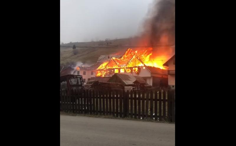 Incendiu la Moeciu, Foto: captura ecran