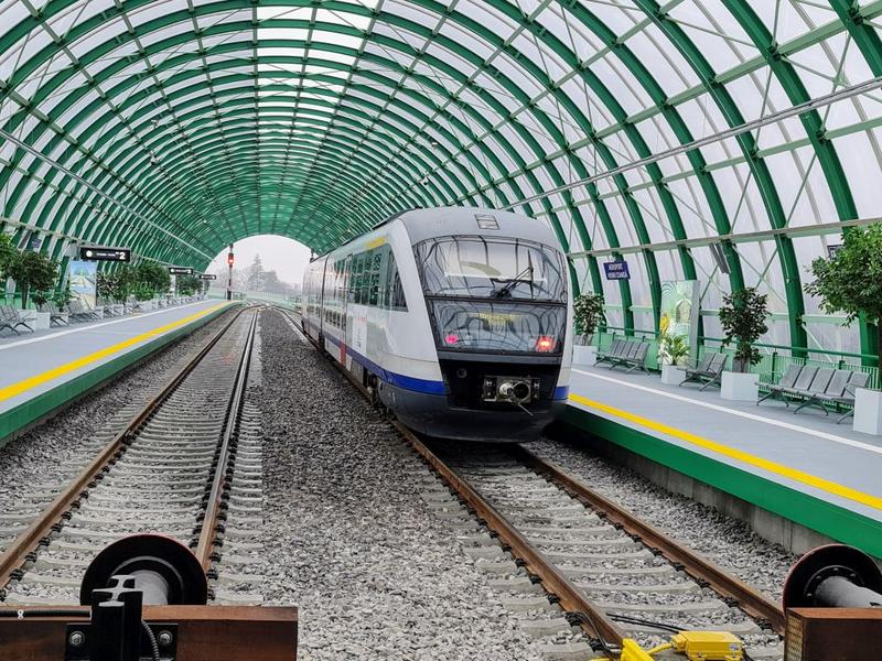 O Sageata Albastra in Gara de la Aeroport, Foto: Vlad Barza / HotNews.ro