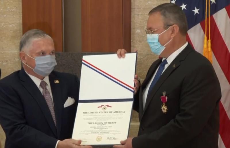 Nicolae Ciuca, decorat cu Legiunea de Merit, Foto: Captura Facebook