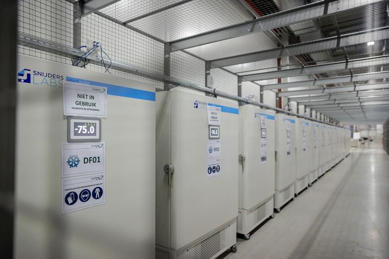 Frigidere pentru vaccinuri anti-covid, Foto: ROBIN VAN LONKHUIJSEN / AFP / Profimedia