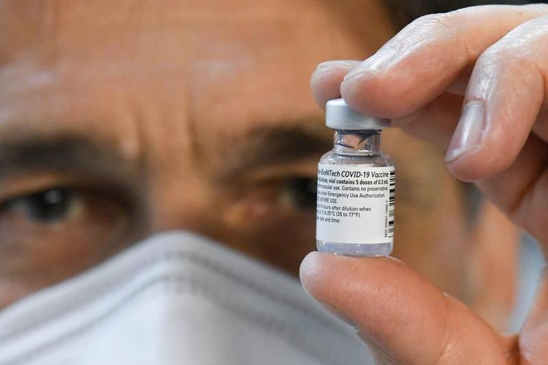 Doza de vaccin Pfizer - BioNTech, Foto: THOMAS KIENZLE / AFP / Profimedia