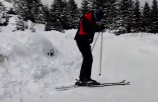 Iohannis pe schiuri, Foto: Captura YouTube