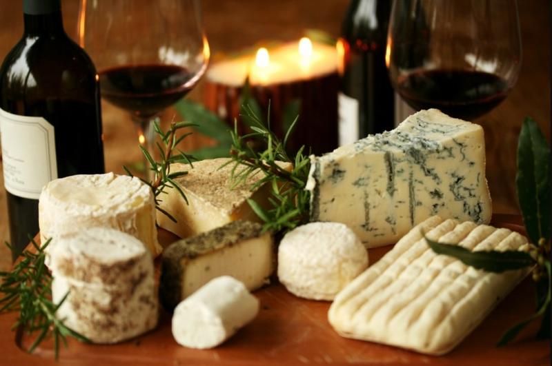 Vin rosu si branza, Foto: redwinelovers.com